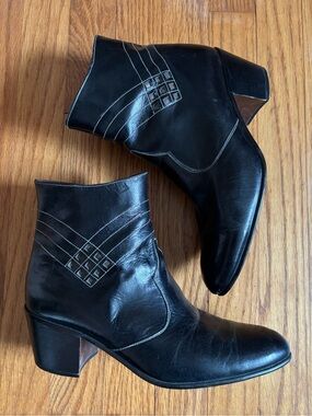 Vintage Boho Black Regal Heeled Boots- 7.5